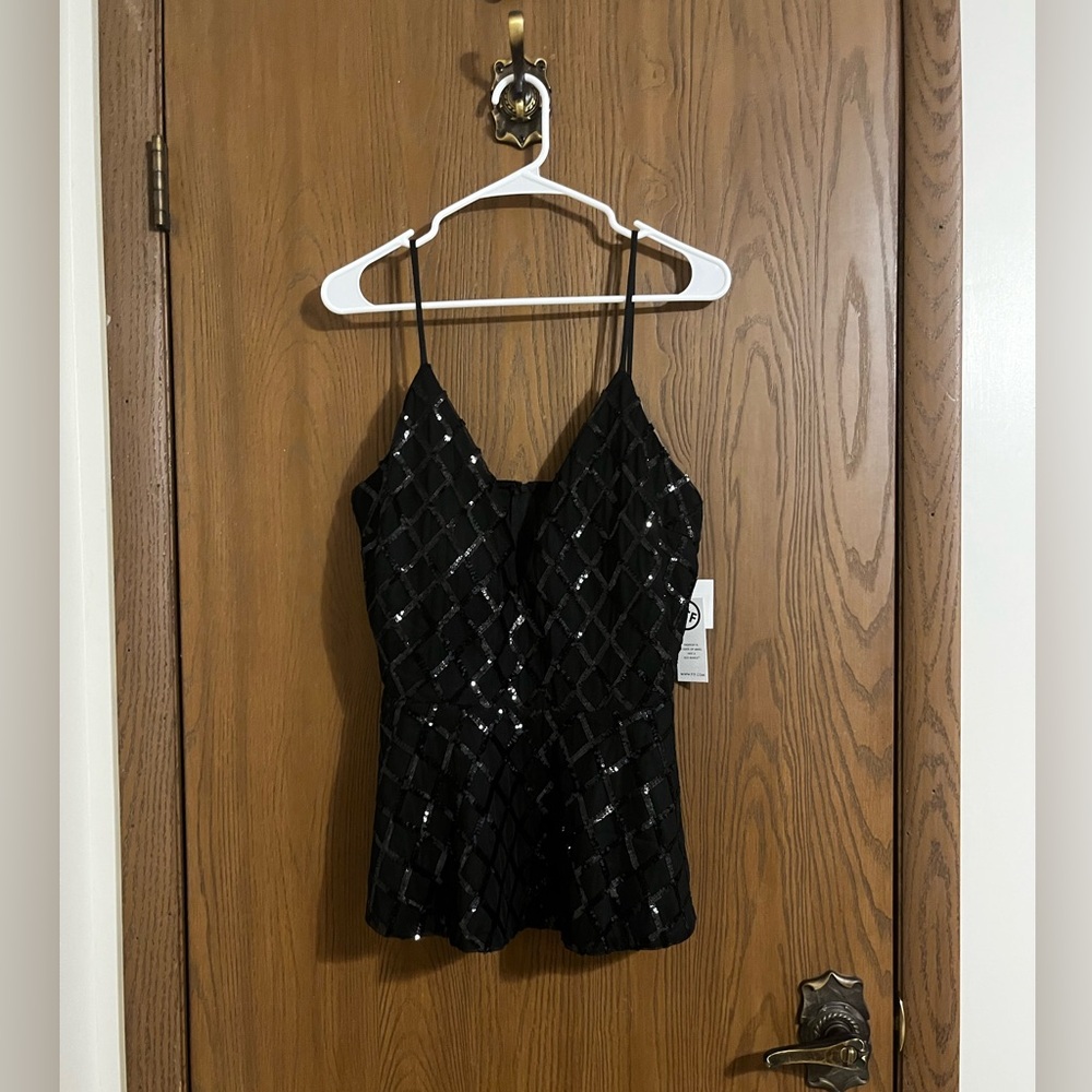 *NWT* Black Sleeveless Sequin Peplum Top